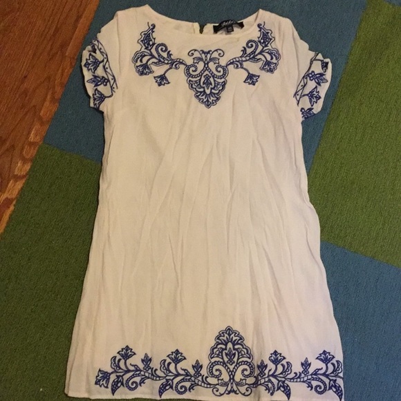 Lulu,s dress - Picture 4 of 6